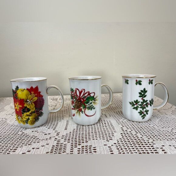 Other - Set of three vintage Christmas coffee mugs || Vintage Christmas tea mugs